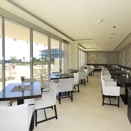 Falkensteiner Residences Senia 돈제페트레케인